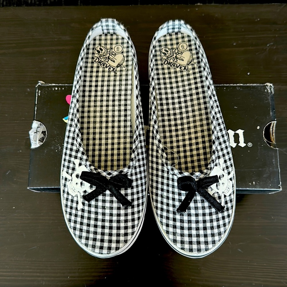 Draven slip on Skull Plaid sneakers, size 6